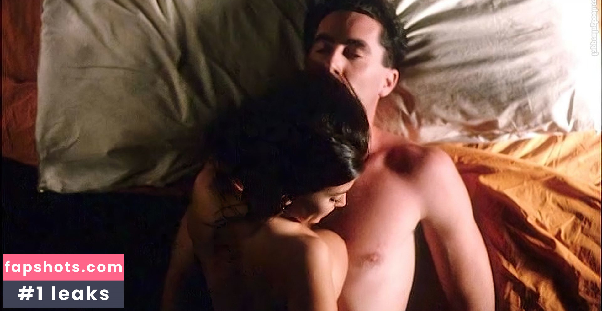 Leslie Bega gallery photo #8