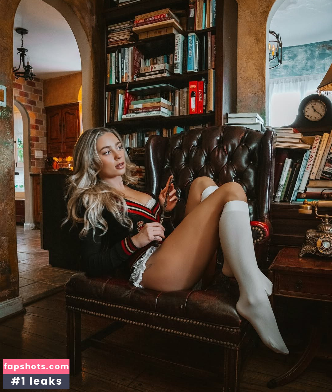 Leslie Golden Nude Leaks OnlyFans Photos #5 - LeakJerk