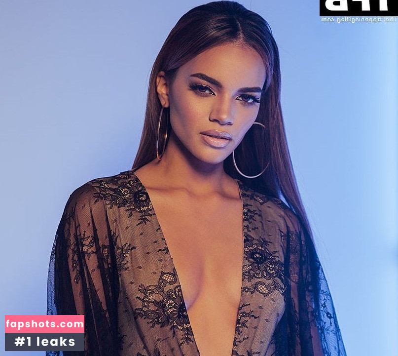 Leslie Grace gallery photo #3