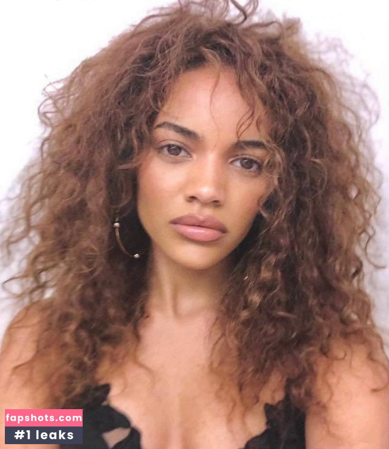 Leslie Grace gallery photo #21