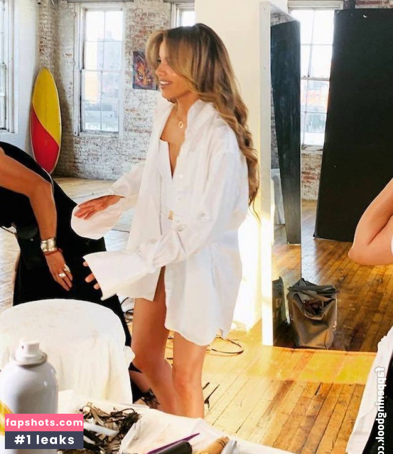 Leslie Grace gallery photo #38