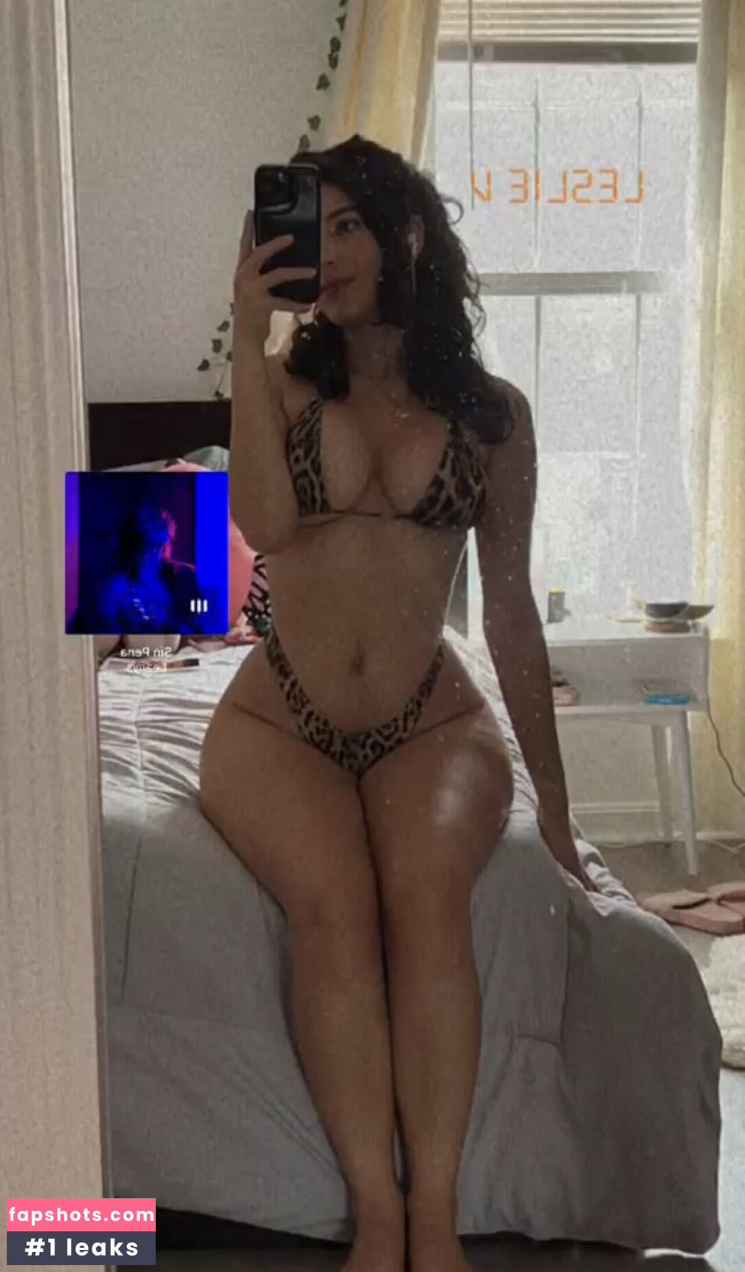 Leslievegaa gallery photo #8