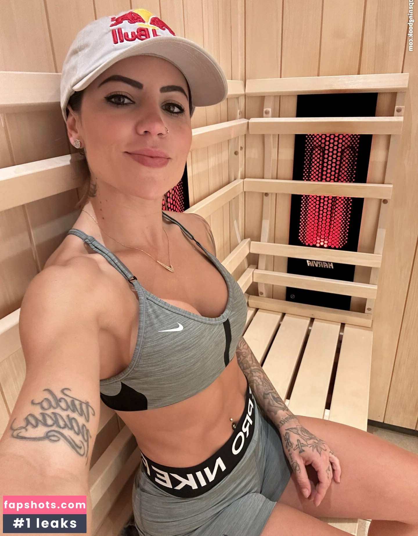 Leticia Bufoni gallery photo #107