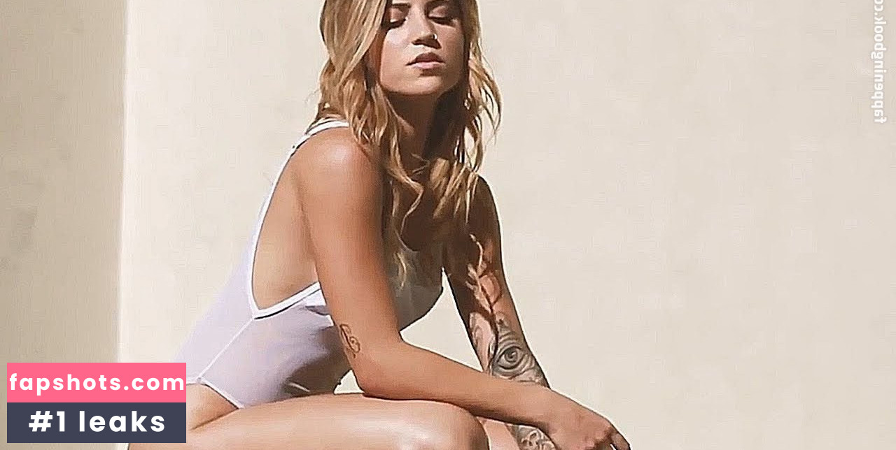 Leticia Bufoni gallery photo #149