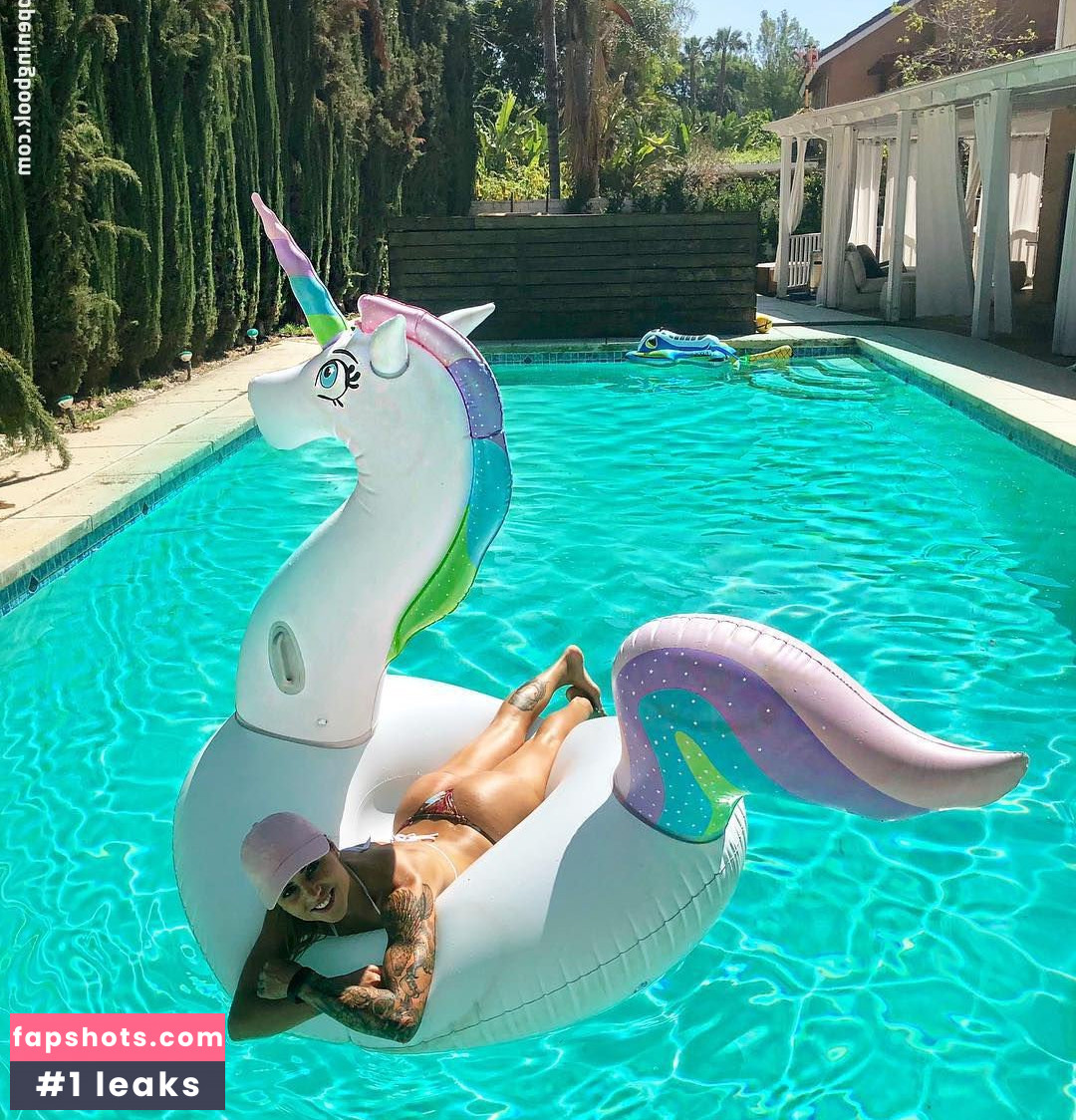 Leticia Bufoni gallery photo #168