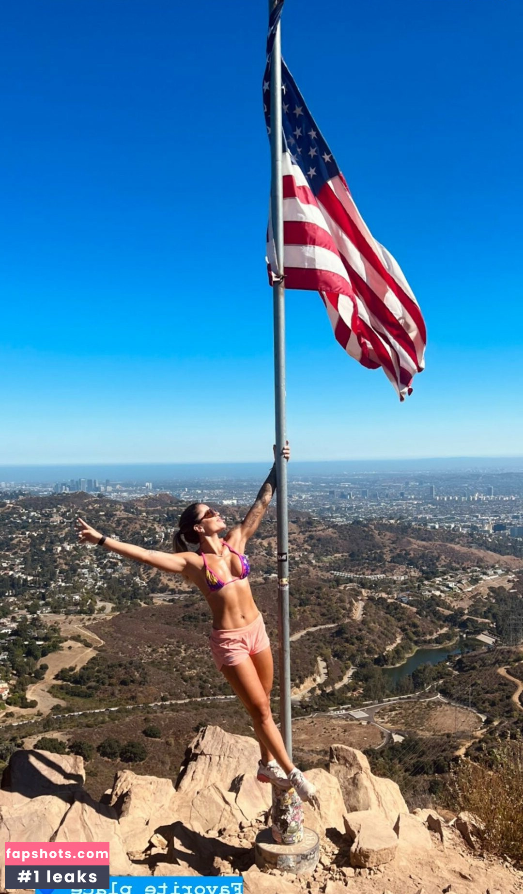 Leticia Bufoni gallery photo #100