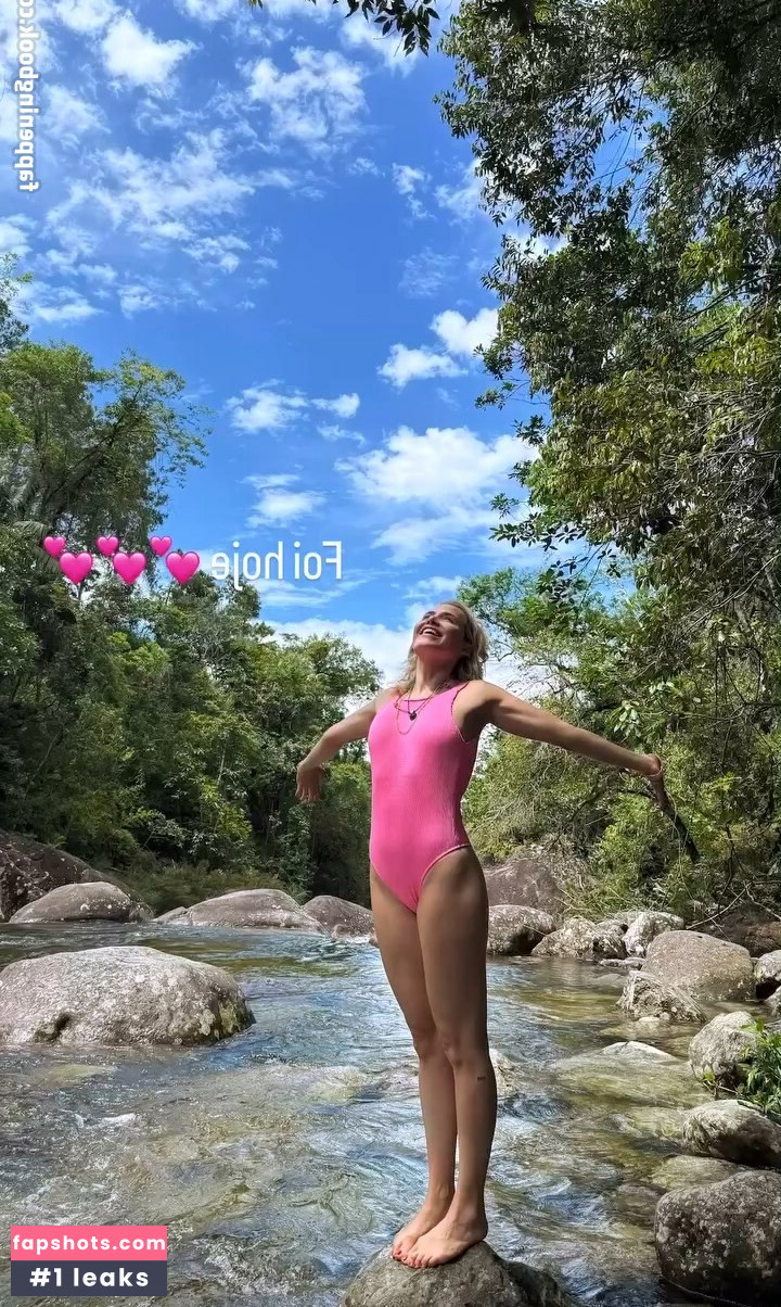 Leticia Colin gallery photo #25