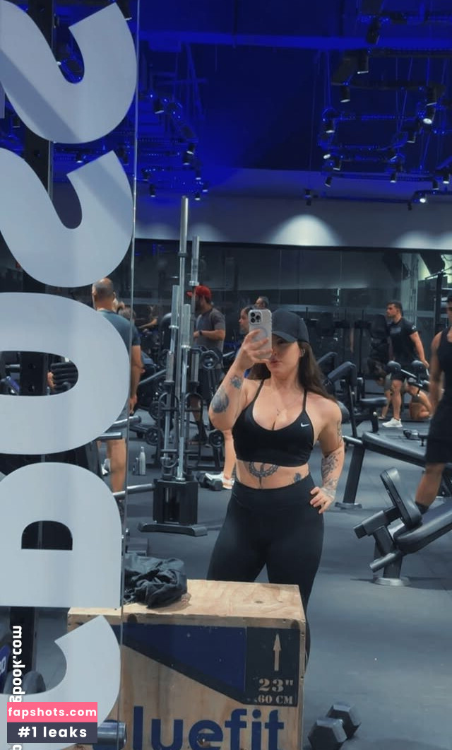 Leticia Motta gallery photo #14