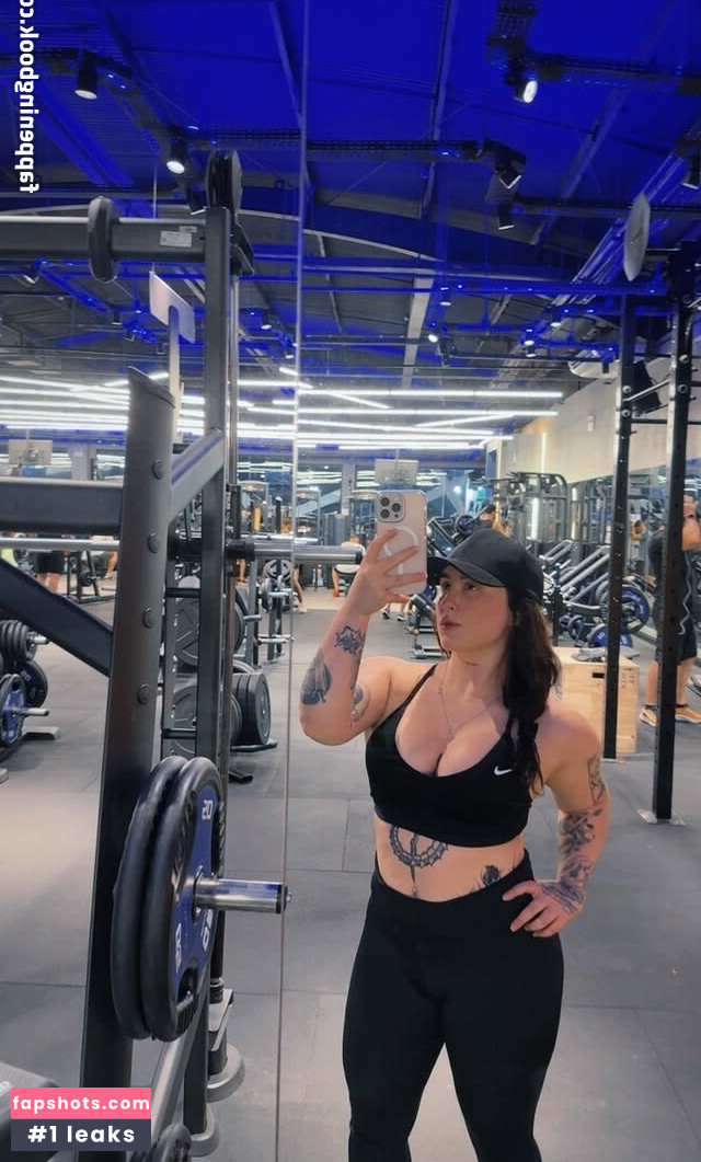 Leticia Motta gallery photo #3