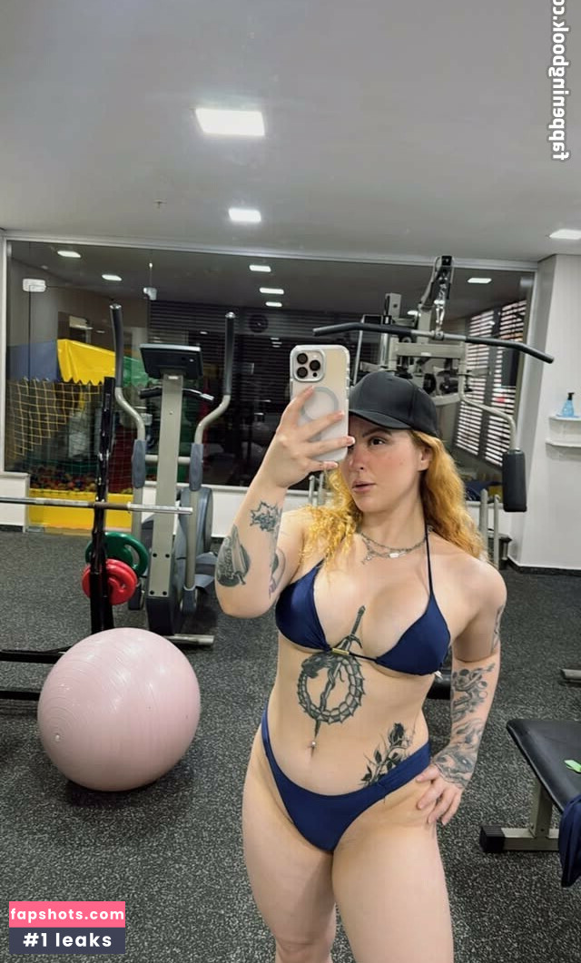 Leticia Motta gallery photo #21