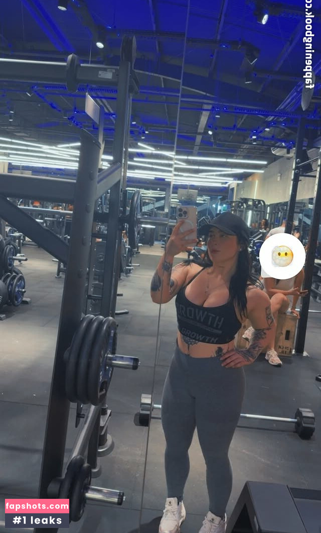 Leticia Motta gallery photo #4