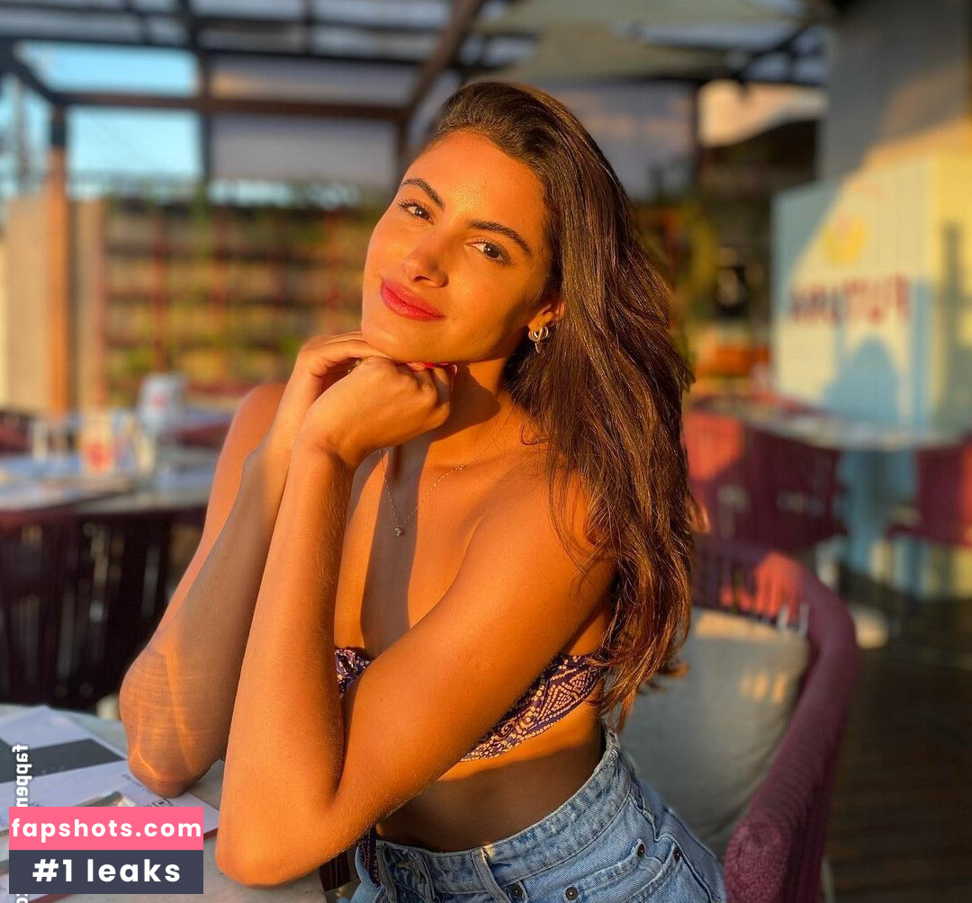 Leticia Salles gallery photo #17