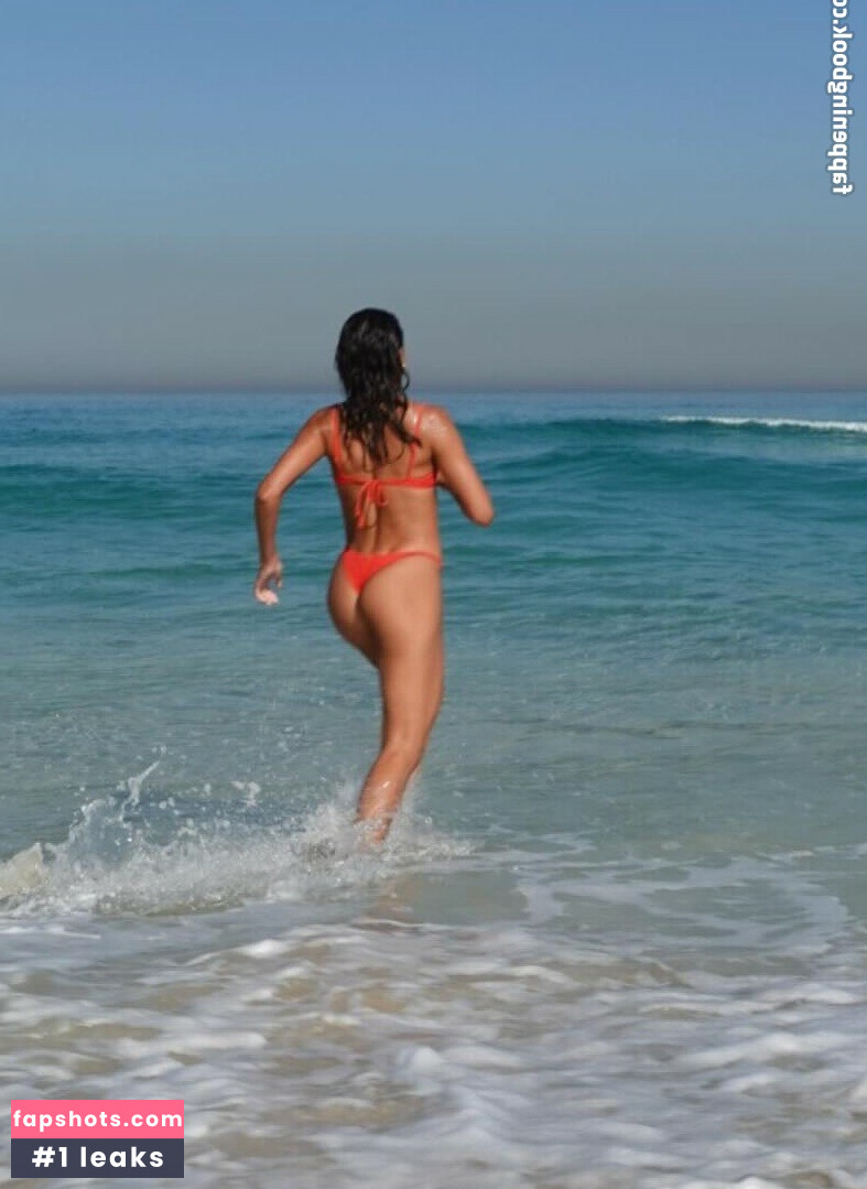 Leticia Salles gallery photo #3