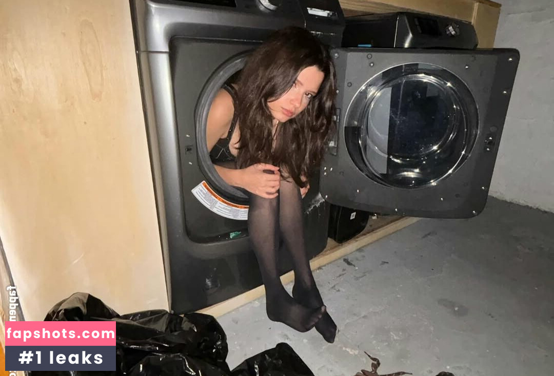 Letty/borntopiss/nicetogirls nude babe gallery