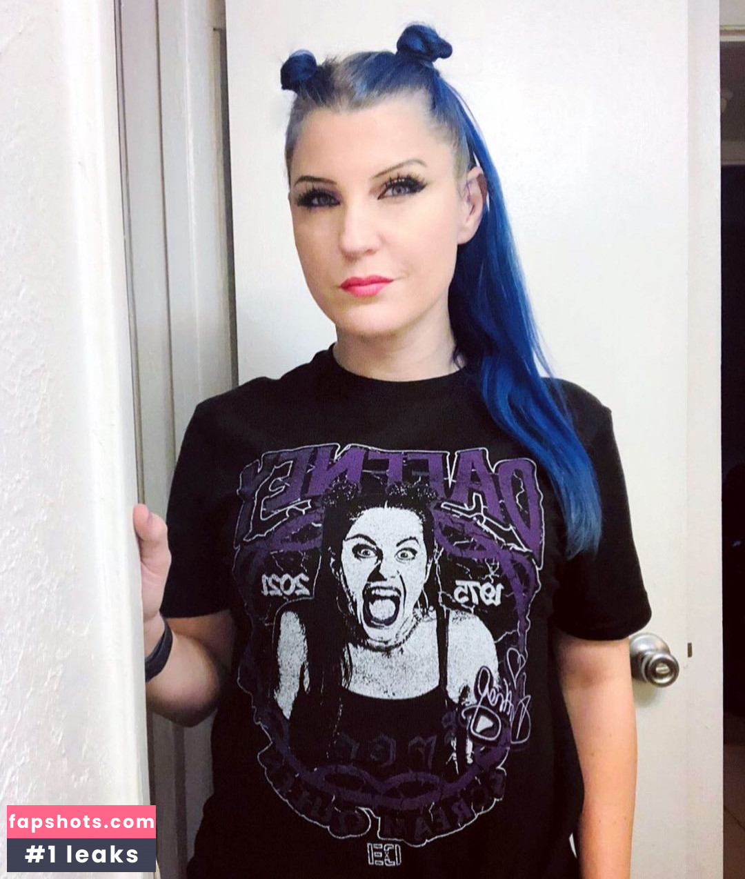 Leva Bates gallery photo #21