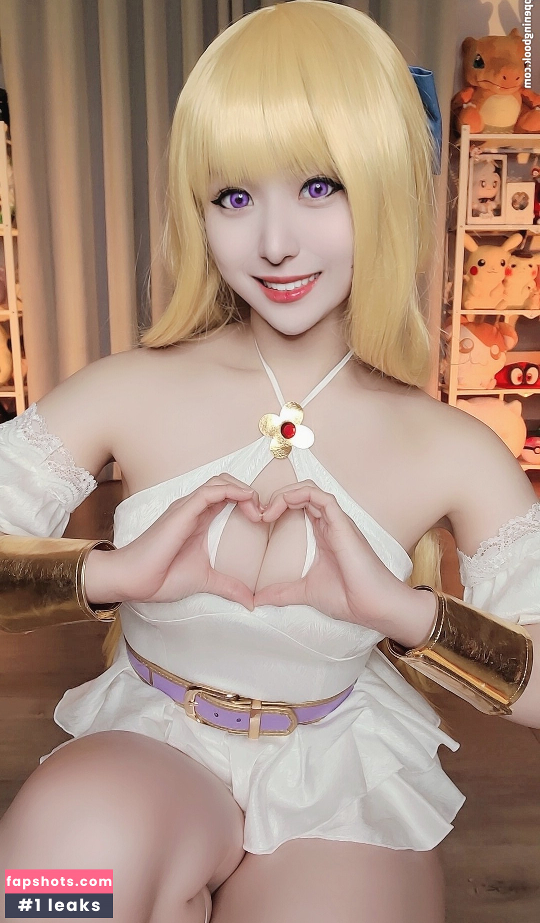 Lewd Cosplayer gallery photo #16