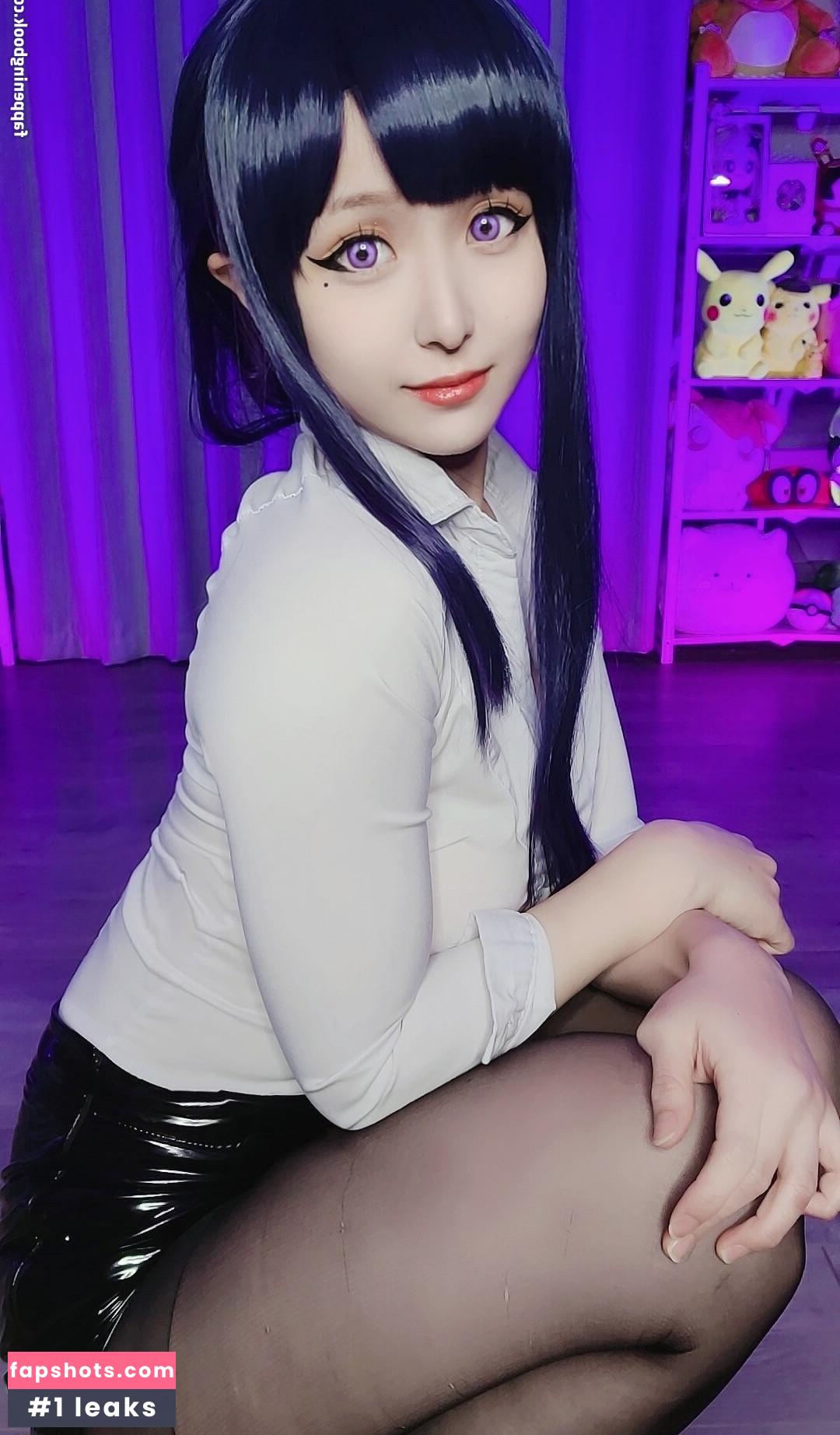 Lewd Cosplayer gallery photo #6