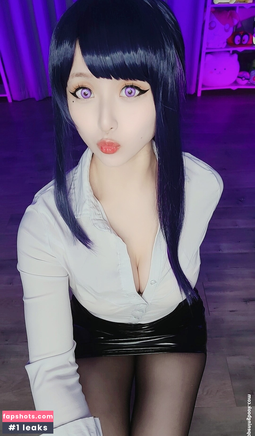 Lewd Cosplayer gallery photo #7