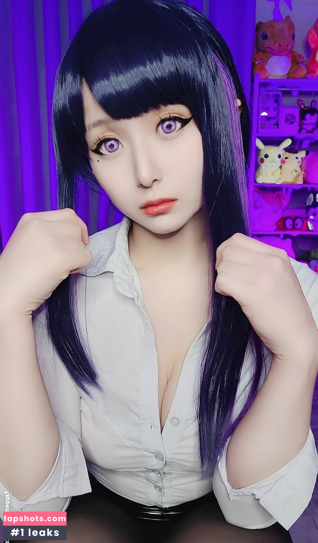 Lewd Cosplayer gallery photo #9