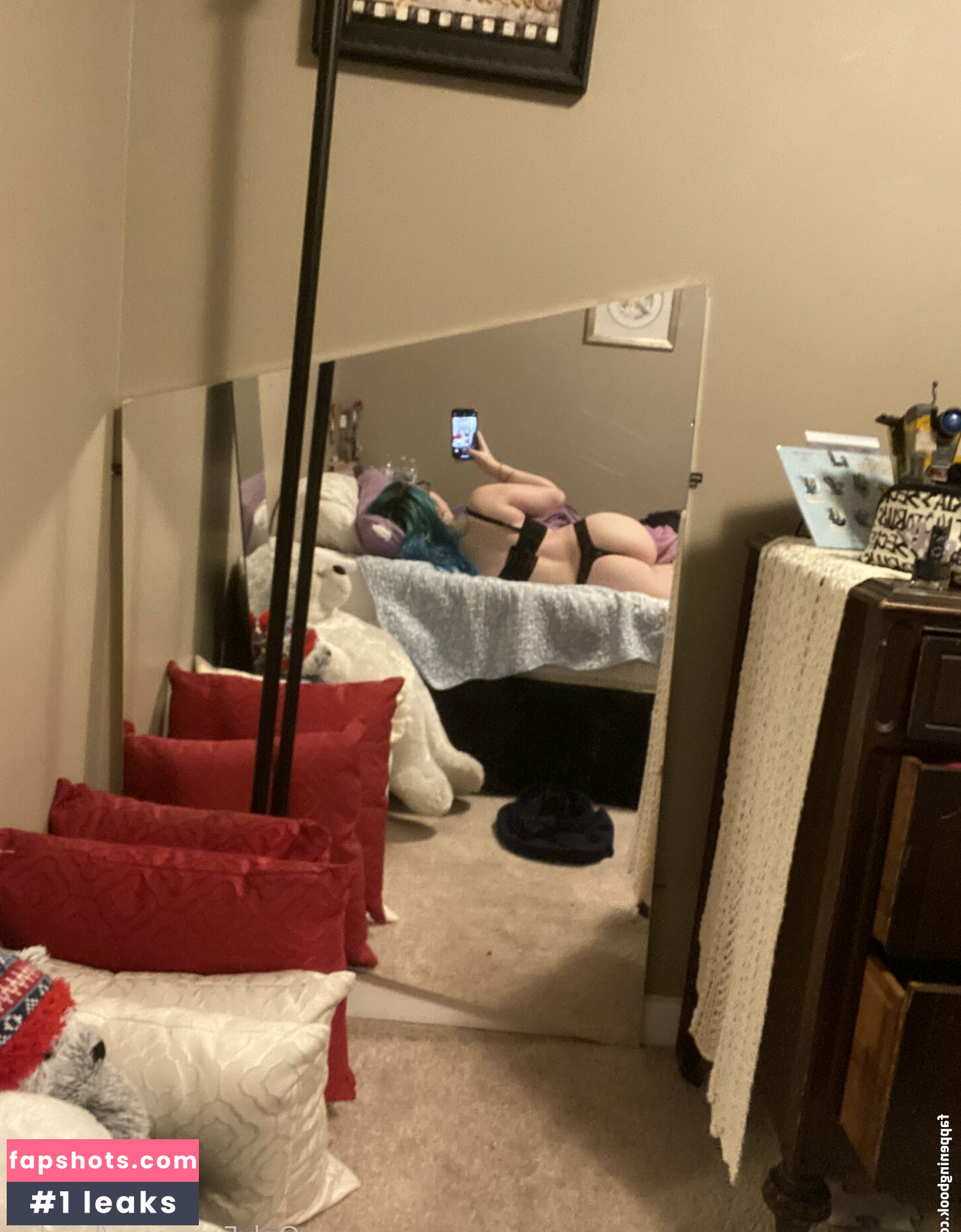 lewdcie gallery photo #6