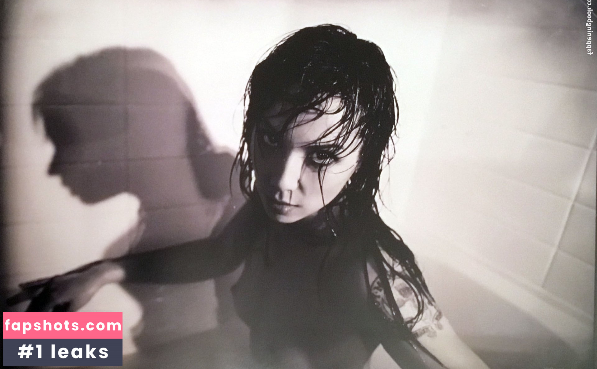 Lexa Doig gallery photo #52