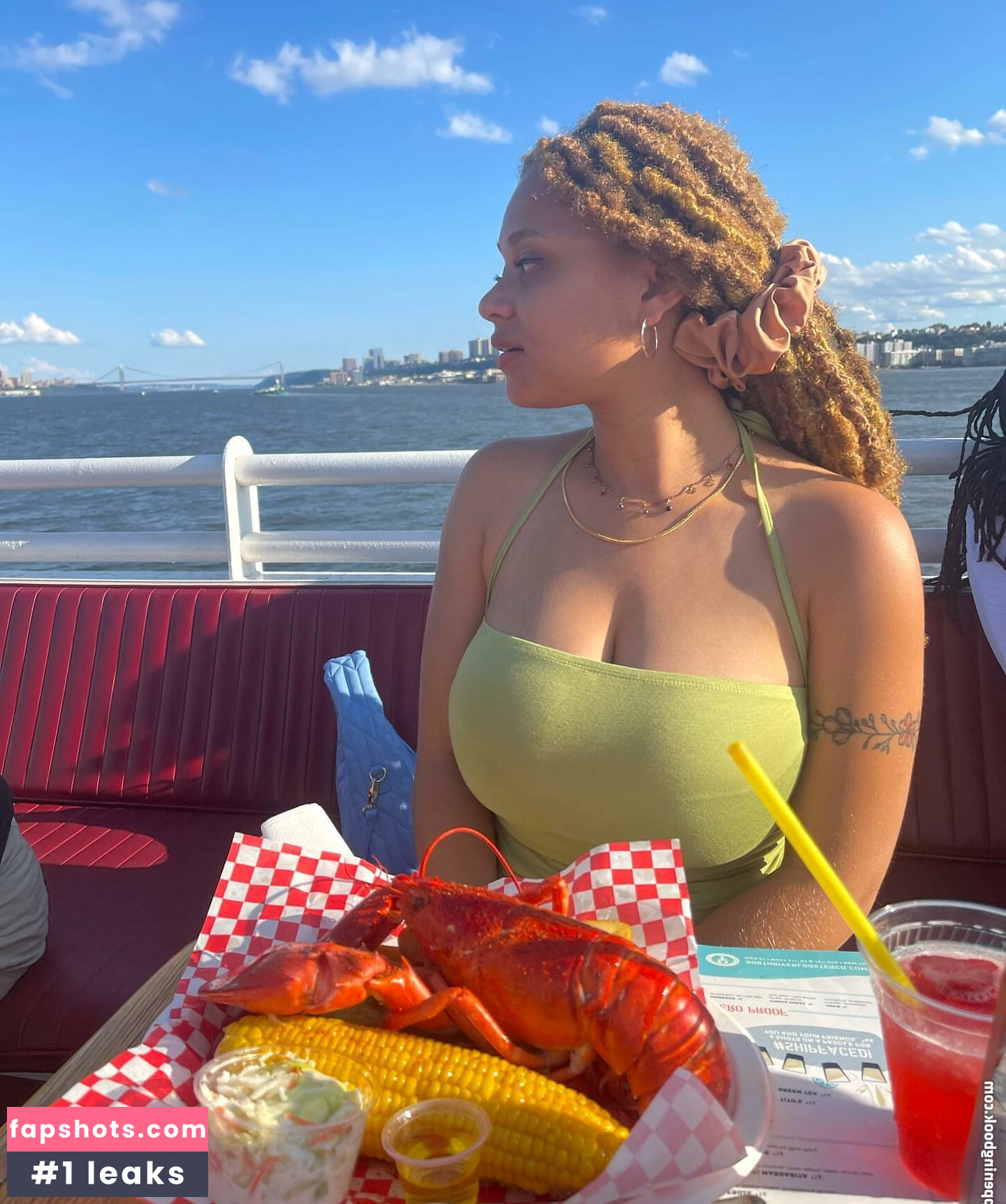 Lexcova gallery photo #2