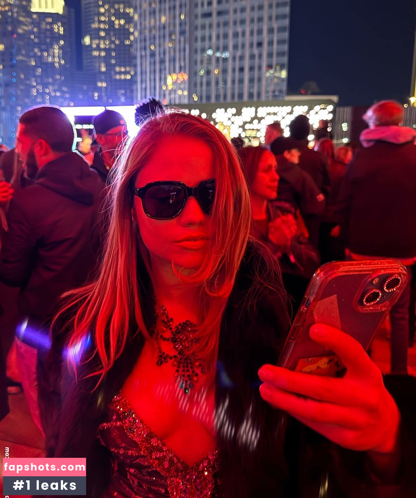 Lexee Smith nude babe gallery