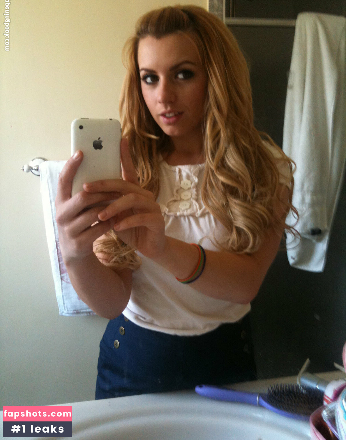 Lexi Belle gallery photo #17