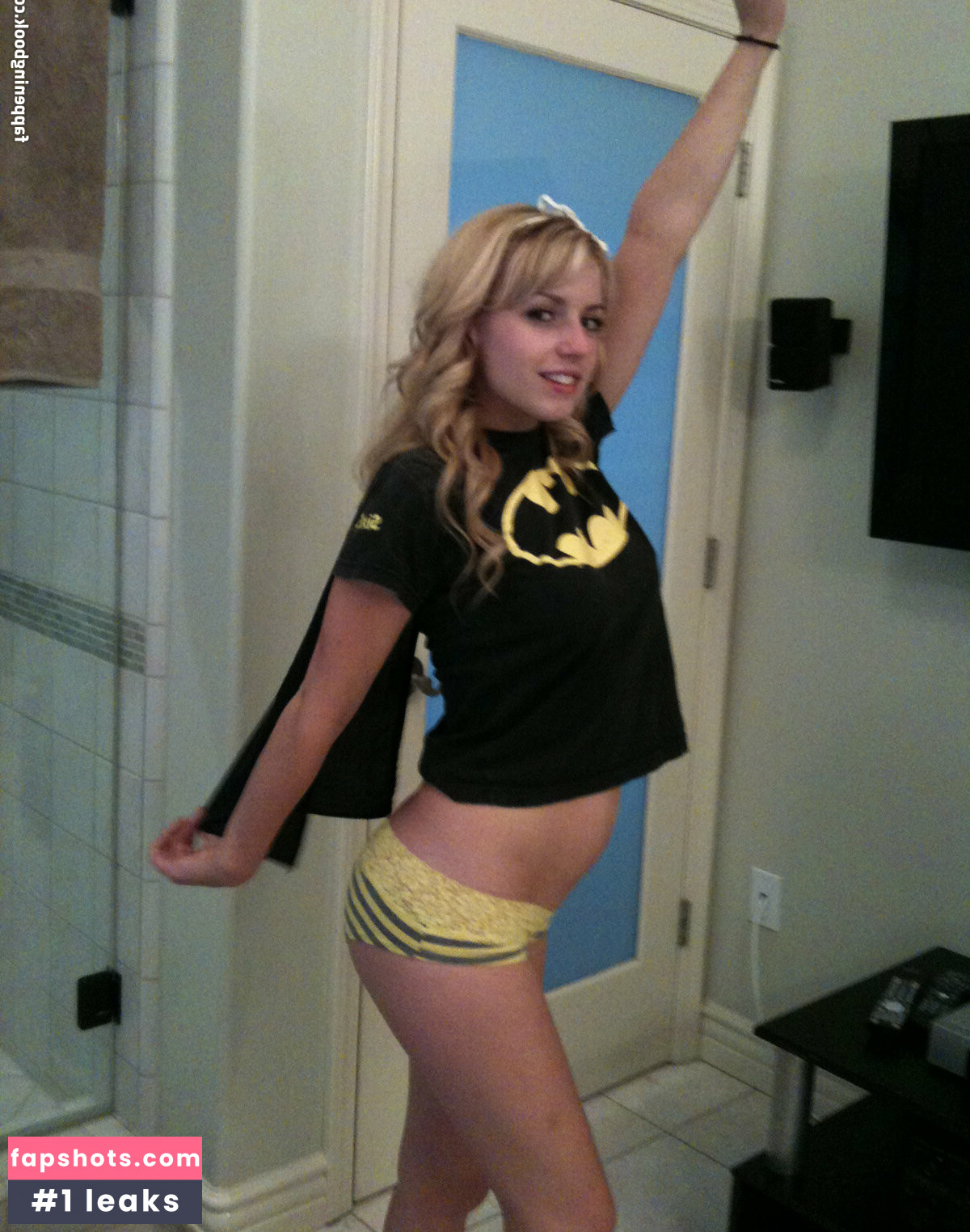 Lexi Belle gallery photo #19