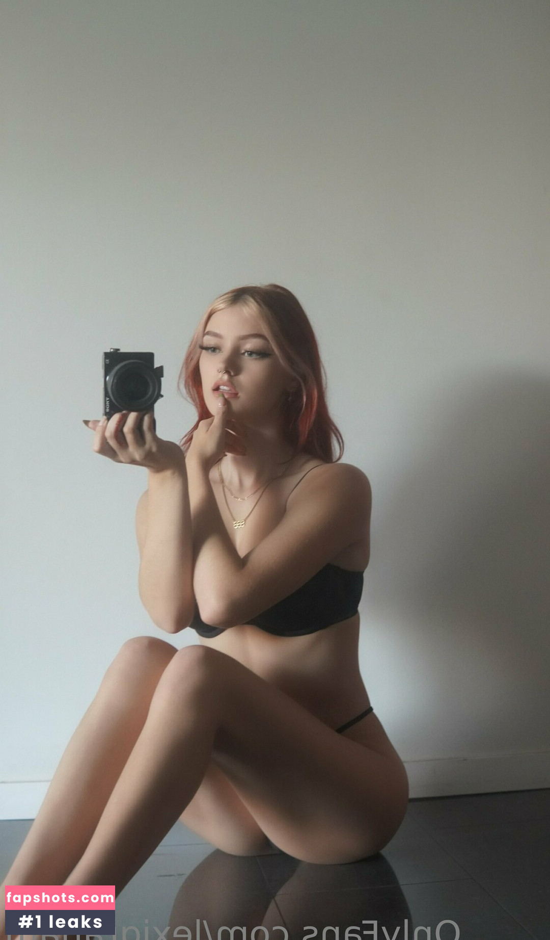 Lexi Graham gallery photo #63