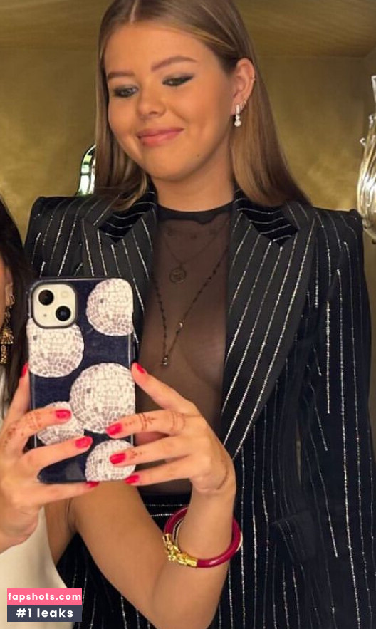 Lexi Hughes gallery photo #19