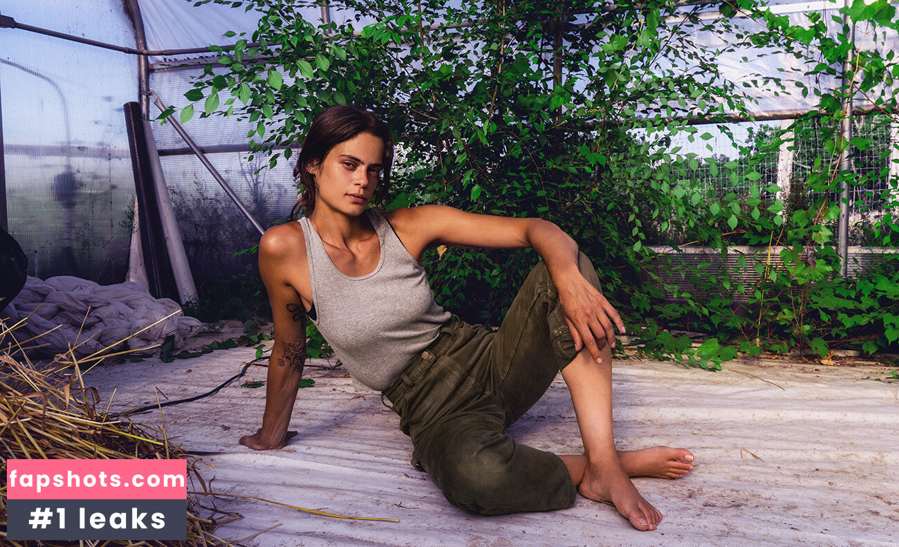 Lexie Smith gallery photo #22