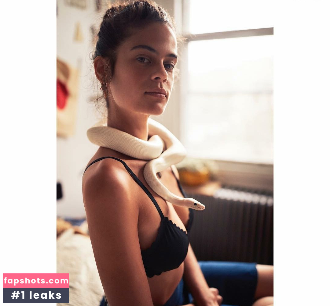 Lexie Smith gallery photo #33