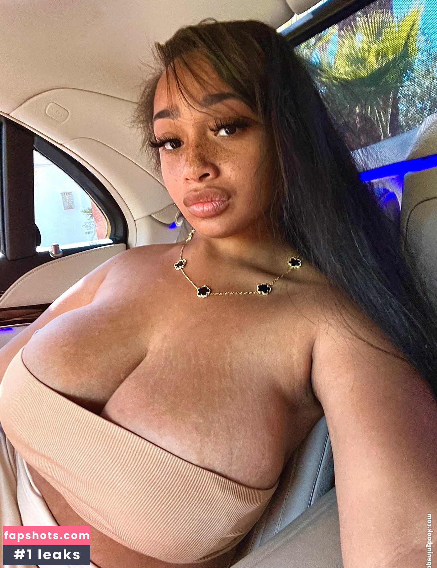 Lexxiibaebie nude babe gallery