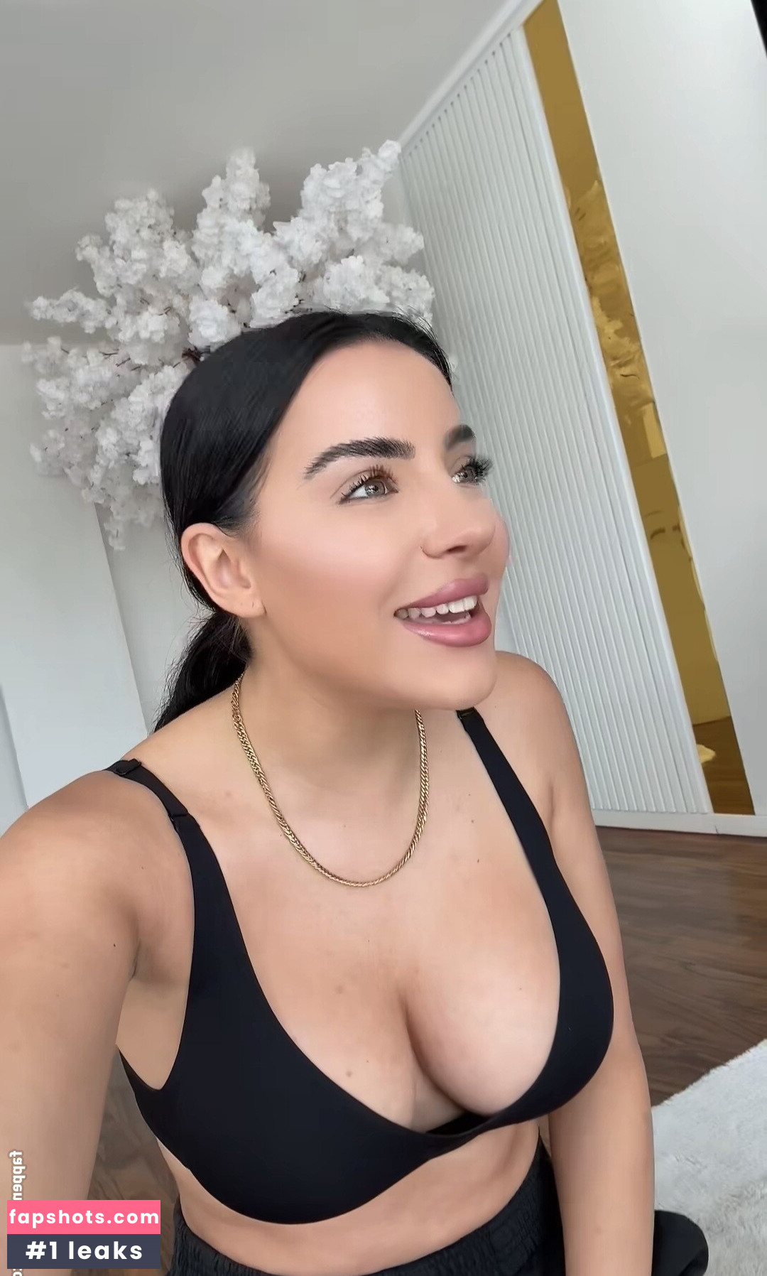 Leyla Lahouar gallery photo #5