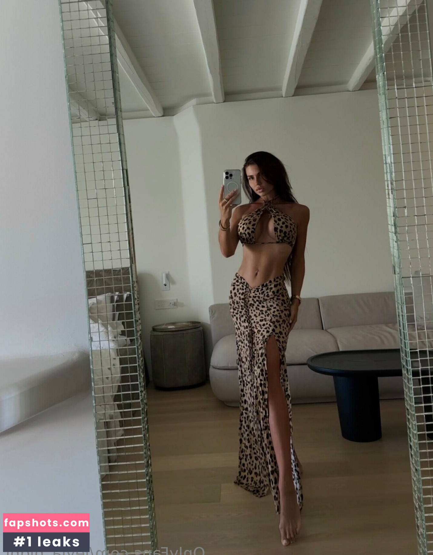 leyla_night gallery photo #11