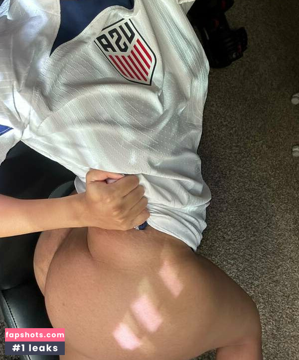 Leyla Parish gallery photo #9