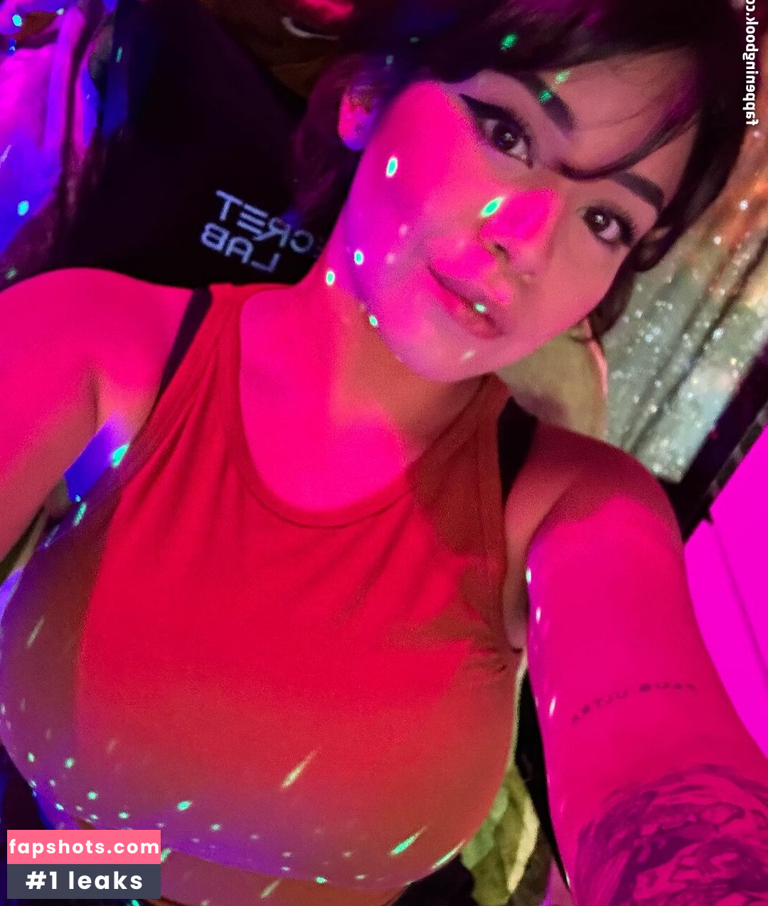 Lg Livillon gallery photo #5