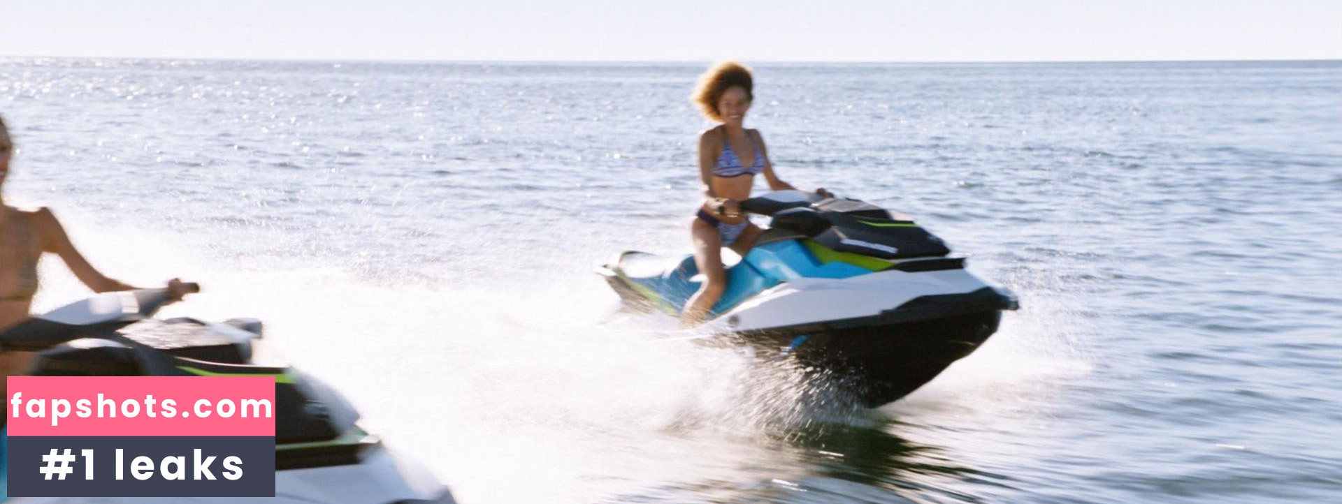 Lia Farrelly-Hodge nude babe gallery