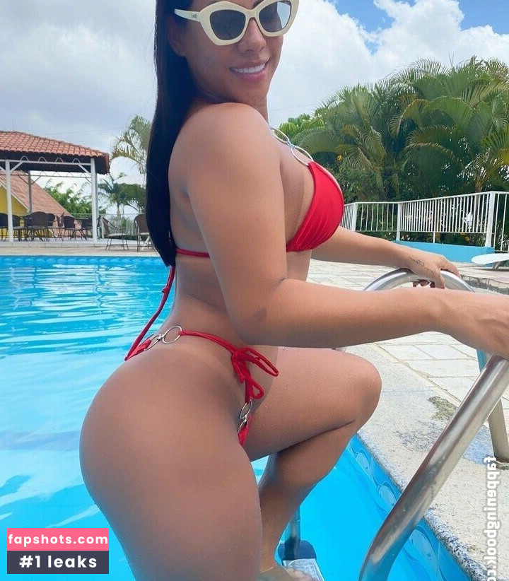 Lia Ferraz gallery photo #3