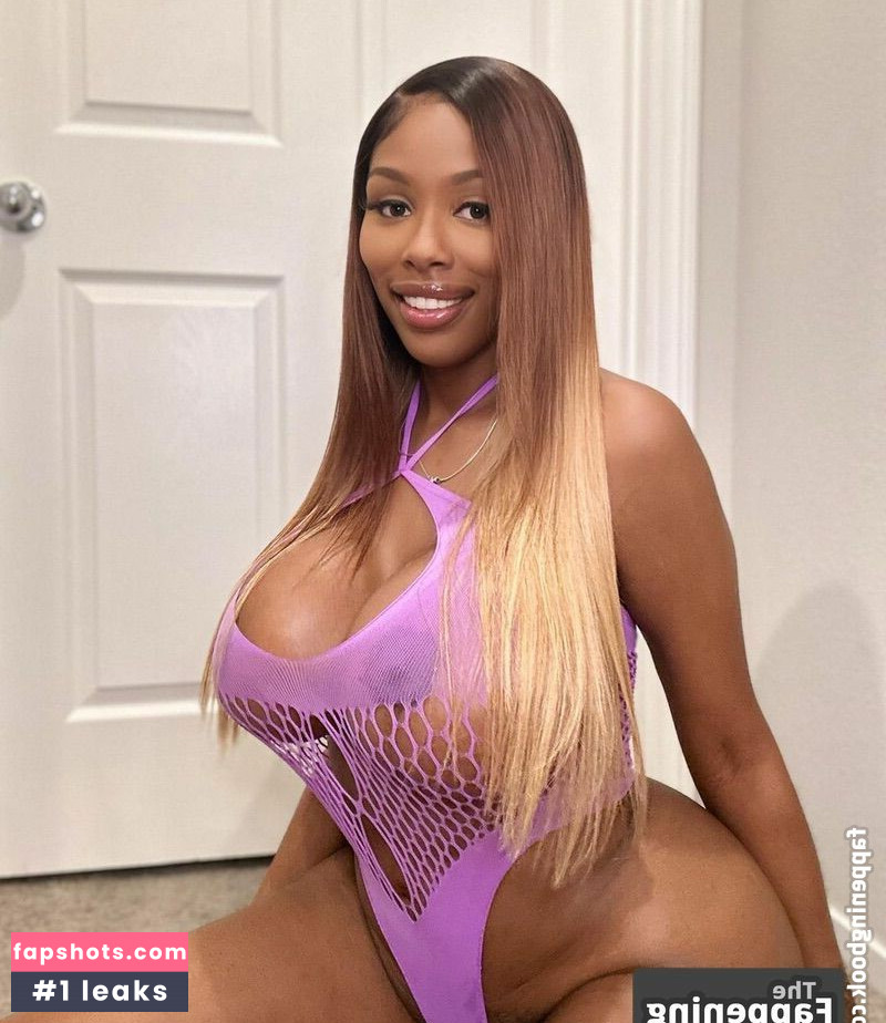 Lia Lovely gallery photo #16