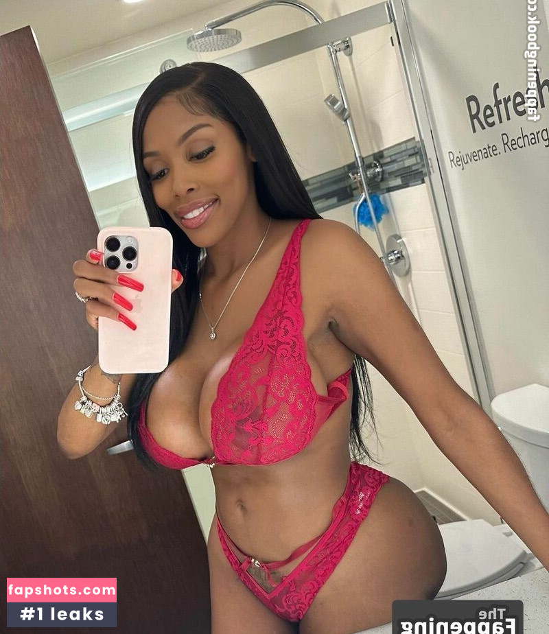 Lia Lovely gallery photo #3