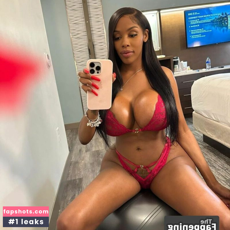 Lia Lovely gallery photo #22