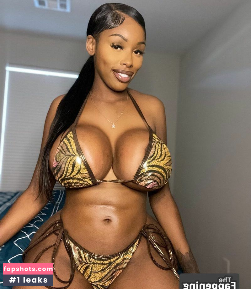 Lia Lovely gallery photo #25