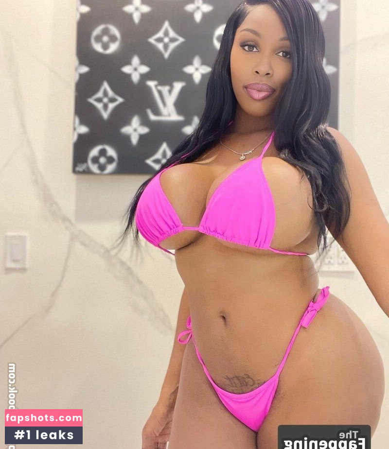 Lia Lovely gallery photo #27