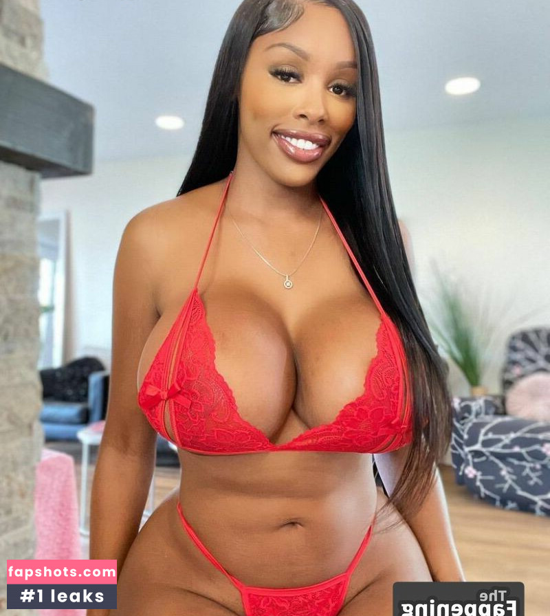 Lia Lovely gallery photo #28