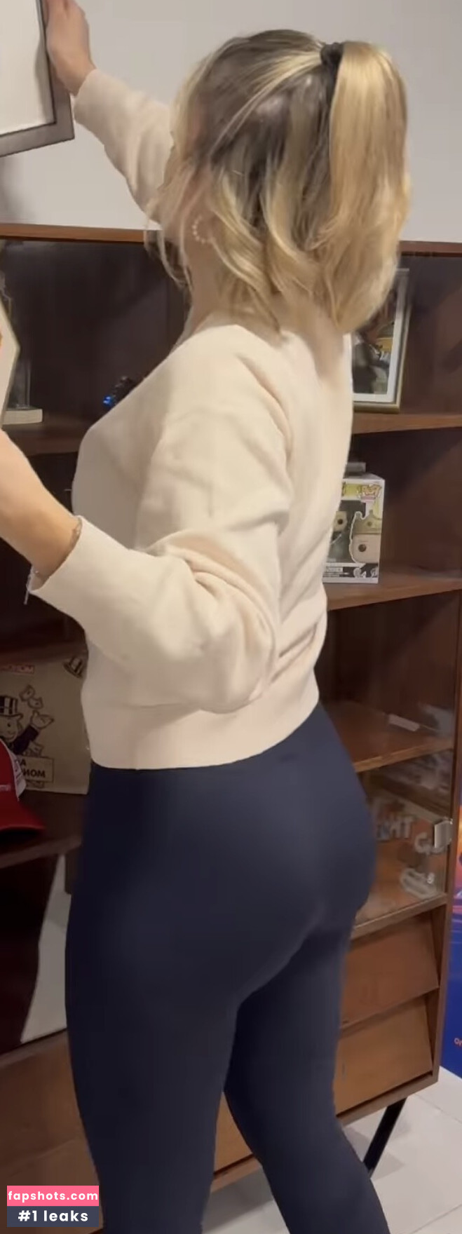 Lia Mitrou gallery photo #5