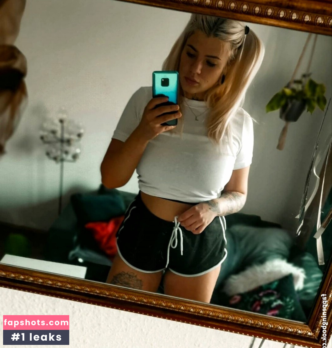 Lia.te gallery photo #3