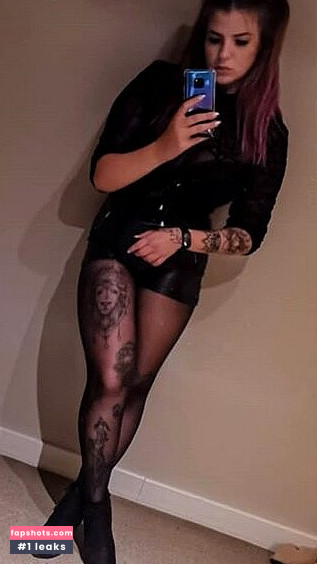 Lia.te nude babe gallery