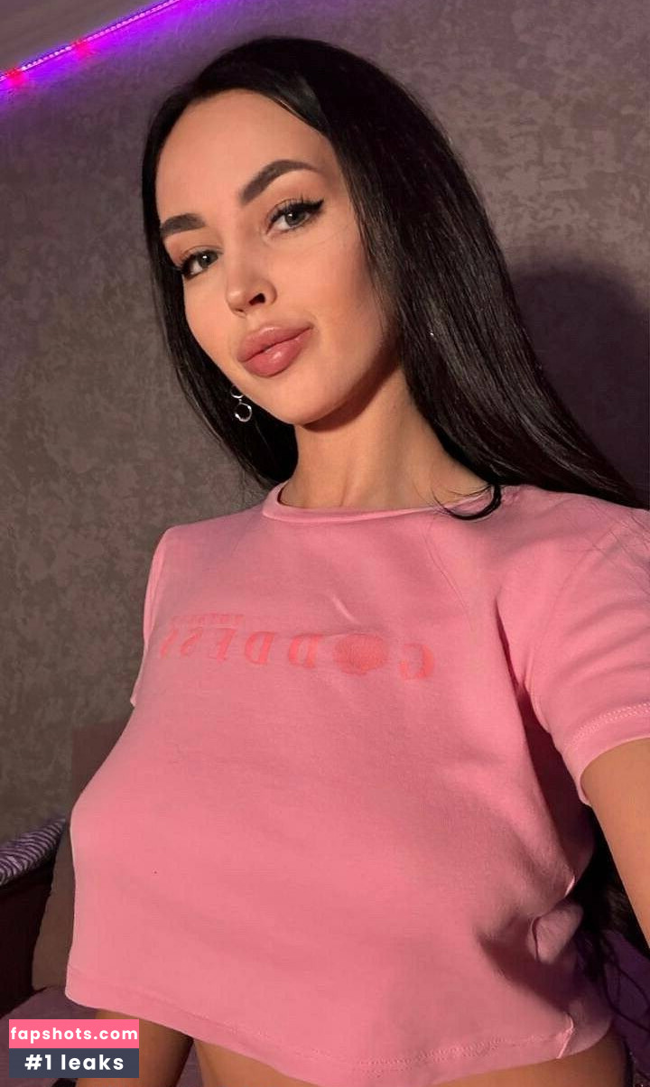 lia_verse gallery photo #9